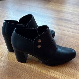 Easy Street Black Ankle Boots with Heel- Silver Accents